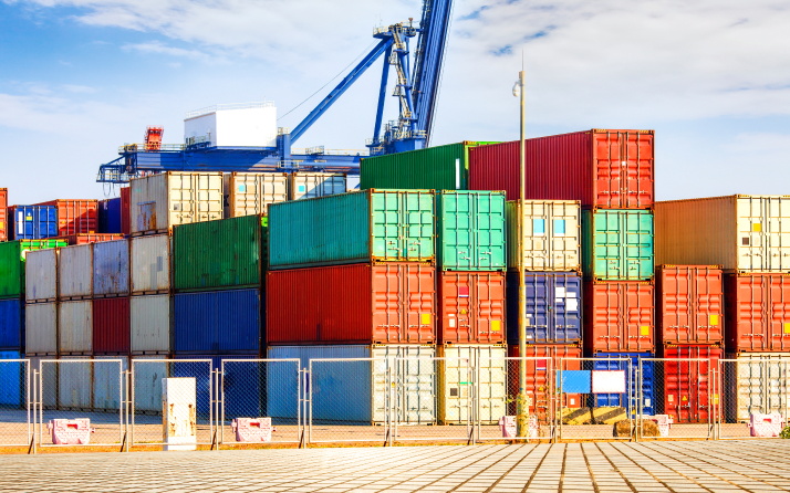 container-terminal-wharf-transport
